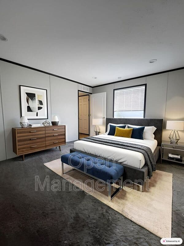 Huxley House: 511 East 1st Street