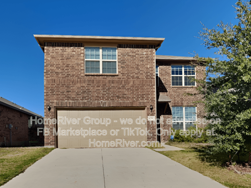 Fort Worth House: 6256 Topsail Dr