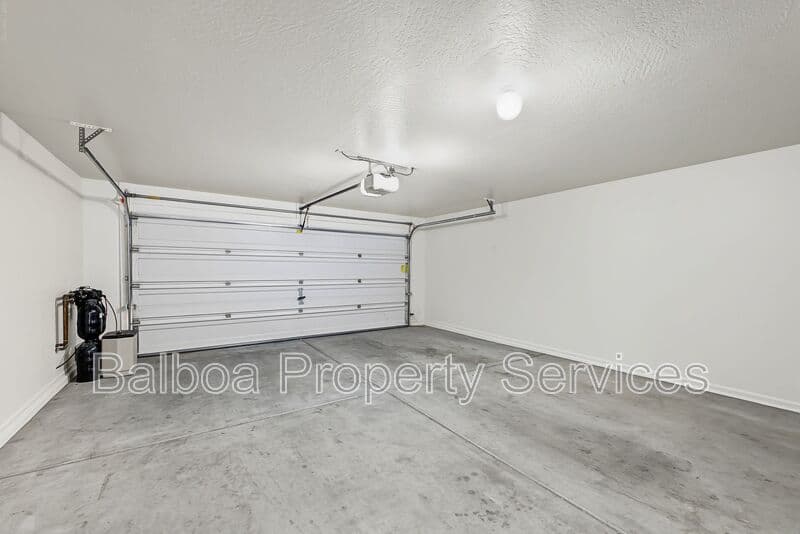 Florence House: 6135 E Paradise Ln