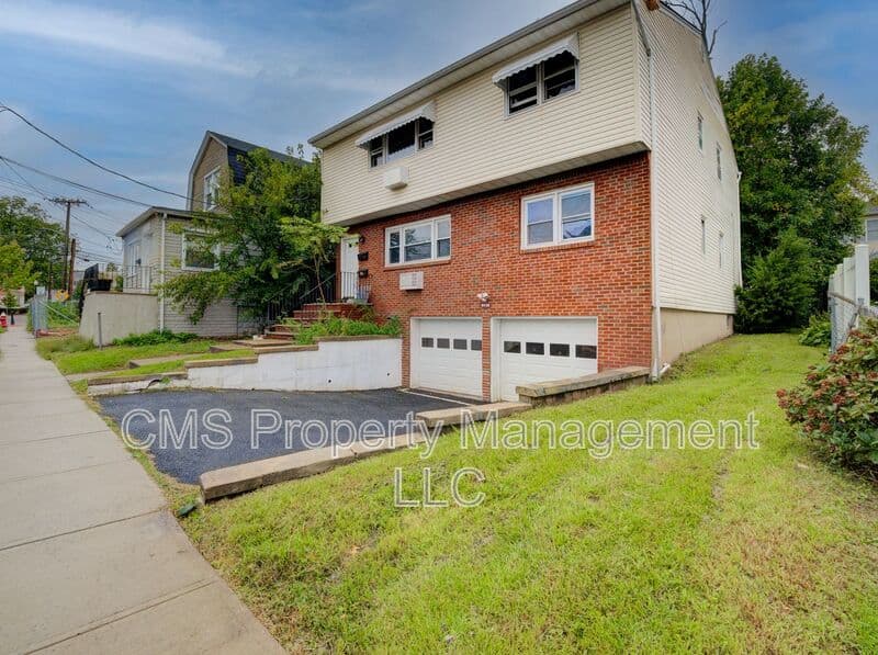 Vauxhall Condo: 287 Montclair Avenue