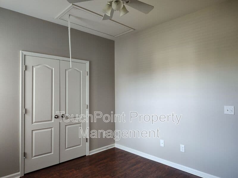 Charlotte House: 8611 Burnside Ln