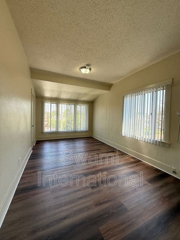 Los Angeles House: 1128 3/4 E. 49th St.