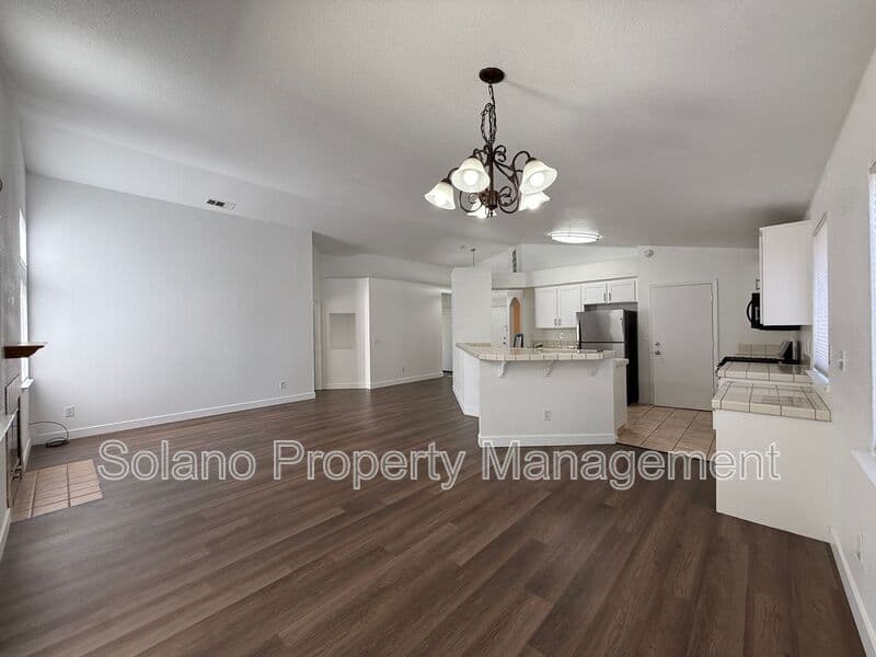 Dixon House: 1030 Windmill Dr