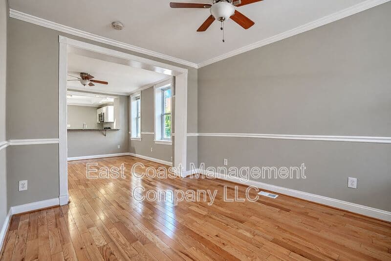 Baltimore House: 1120 N Lakewood Ave