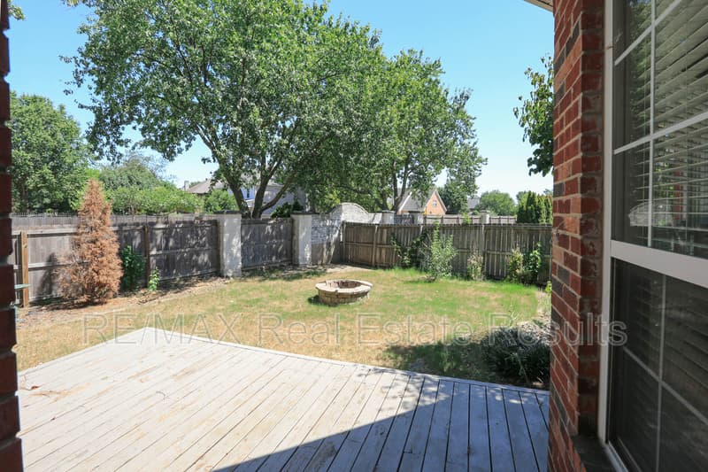 Rogers House: 5300 S 44th Pl