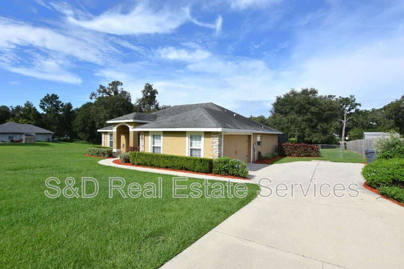 Lakeland House: 5029 1st St. SE
