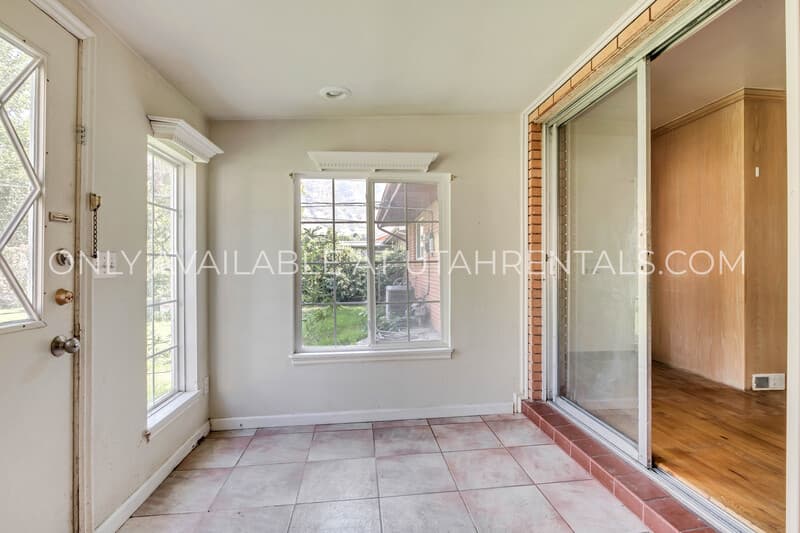 Provo House: 299 E 3200 N