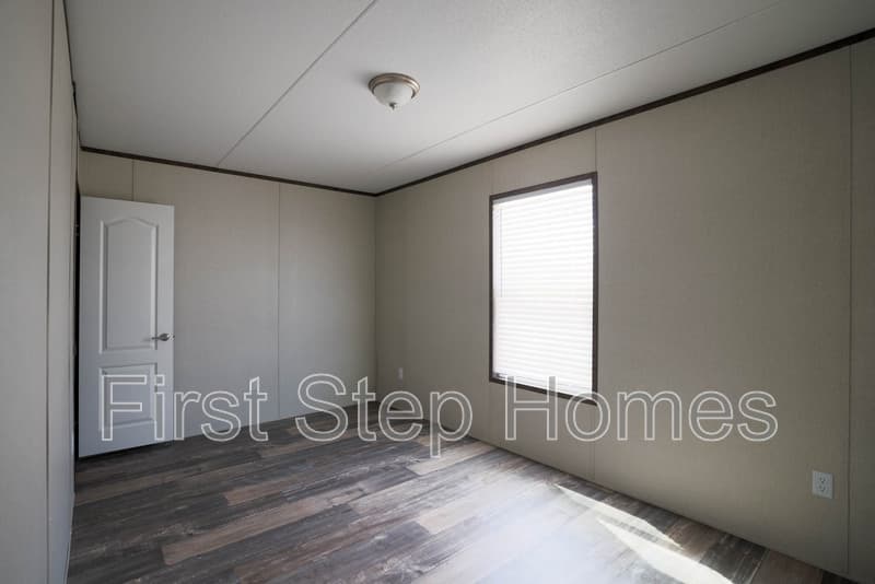 Oak Point House: 222 Islero Drive