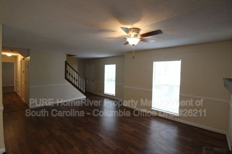 West Columbia House: 403 Charwood Ln