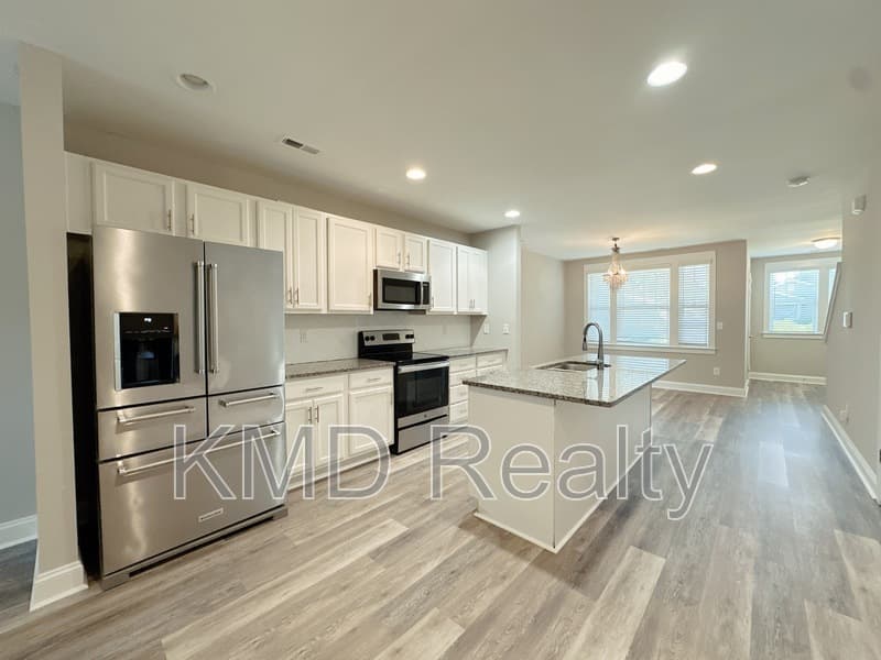 Charlotte Townhome: 807 McArthur Avenue