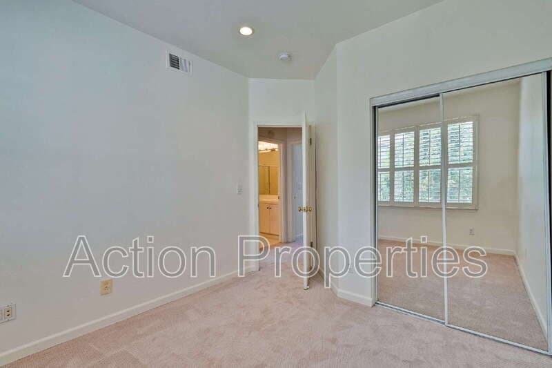 Mountain View Townhome: 146 Holly Court