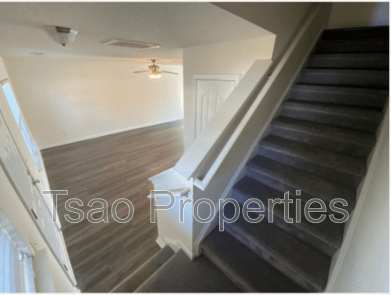 Lowell House: 638 Overlook Rd