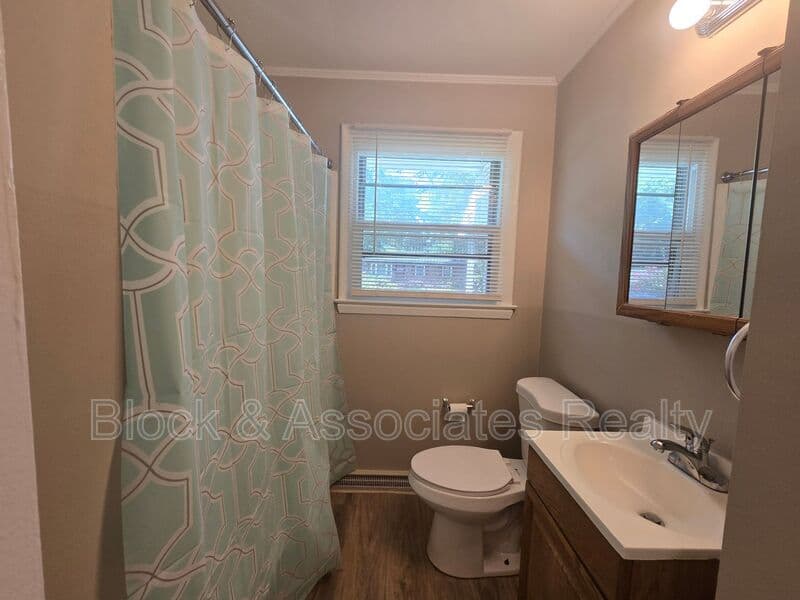 Greensboro House: 1605 Pichard St.