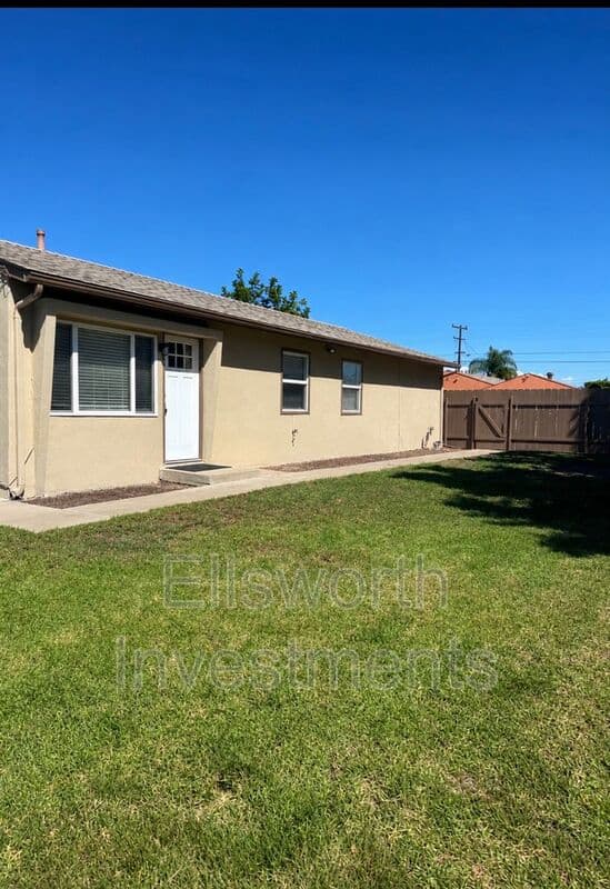 San Diego House: 3341 Luna Ave.