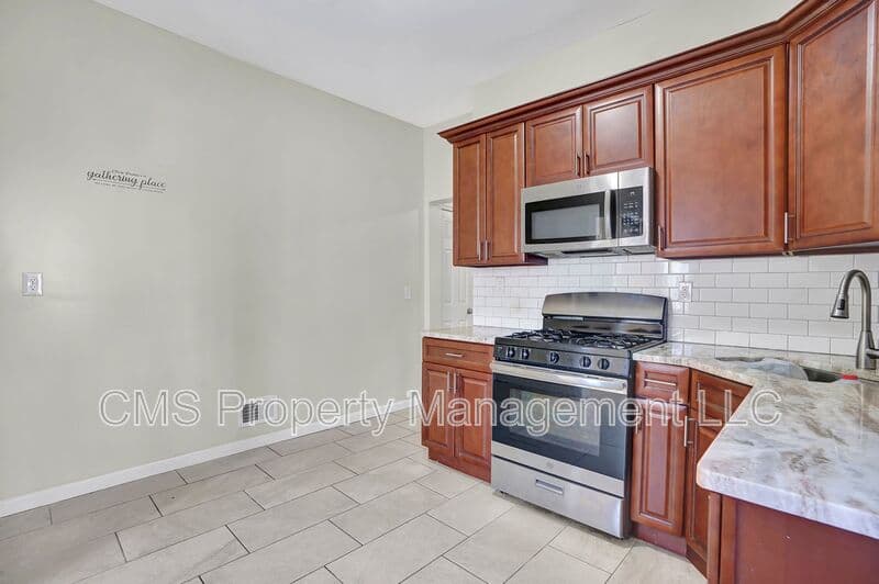 Newark Condo: 142-144 Seymour Ave