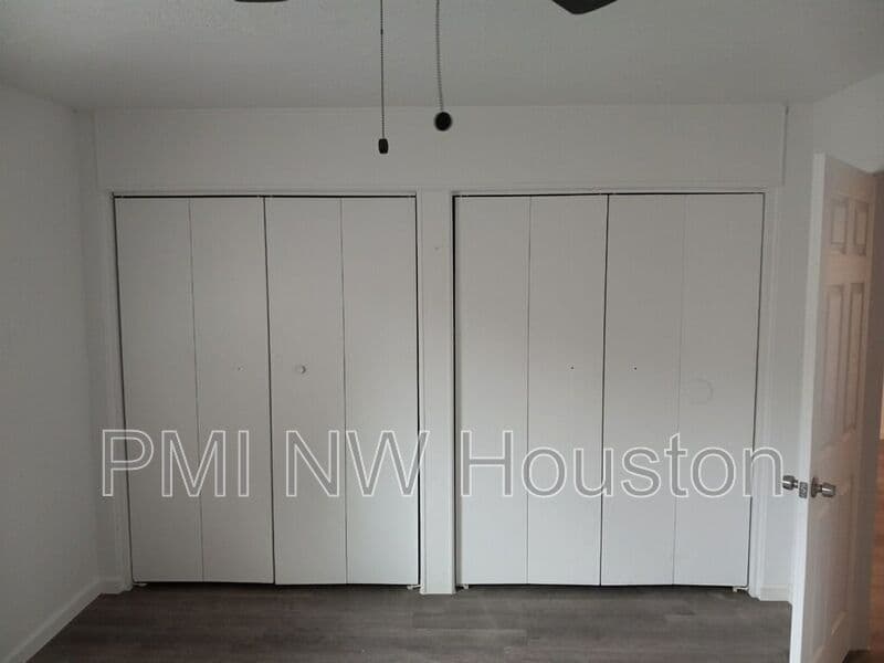 Houston Townhome: 2681 Gessner Rd