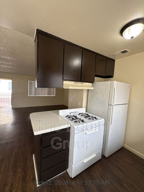 Visalia Condo: 615 S Demaree St