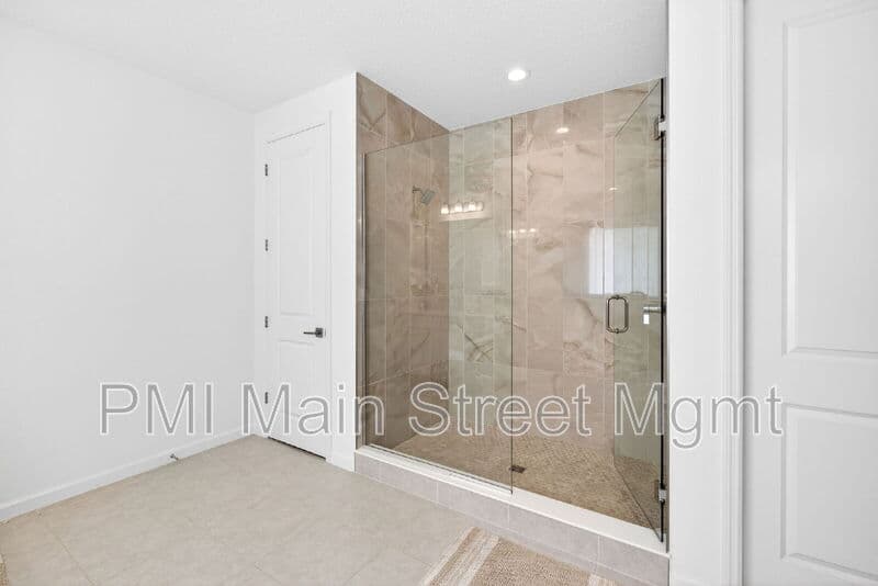 St. Cloud House: 6604 Quest Street