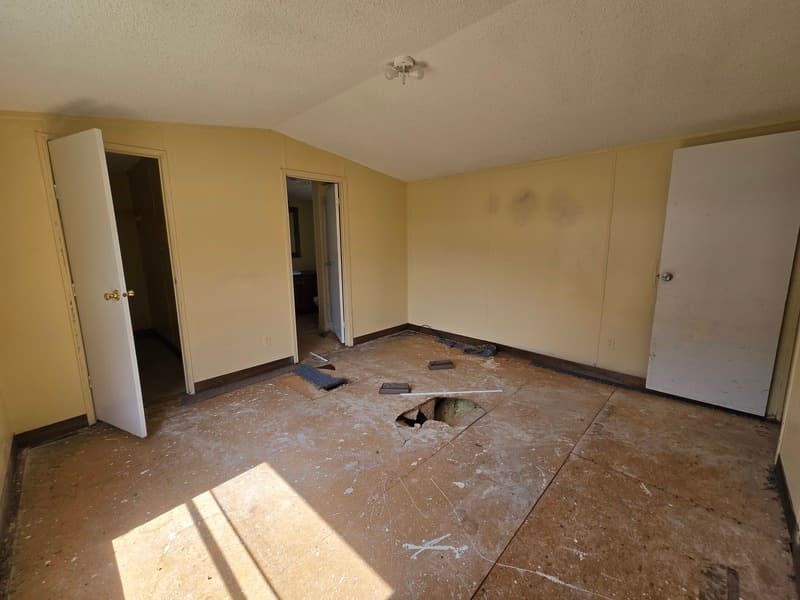 Fayetteville House: 2115 Cattail Cir