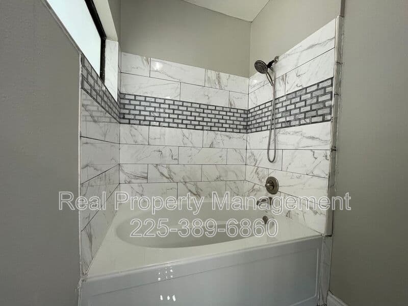 Baton Rouge House: 1531 Lila Ave.