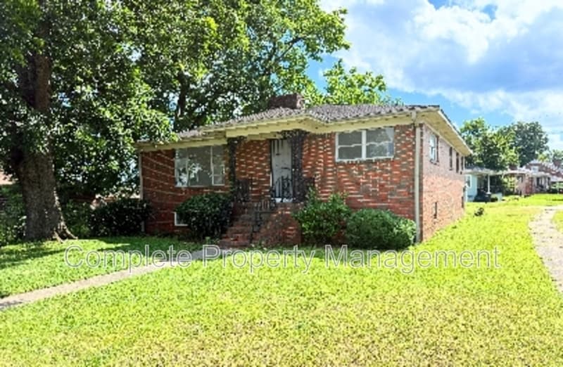 Birmingham House: 2320 16th Street North