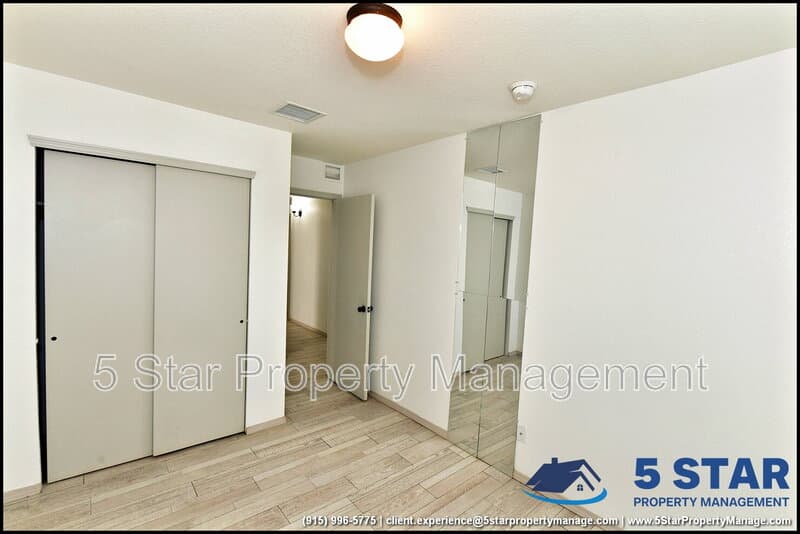 El Paso House: 872 Colbert Shapleigh Place !!