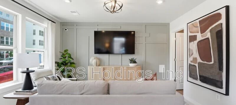 Woodbridge Townhome: 3738 District Dr.