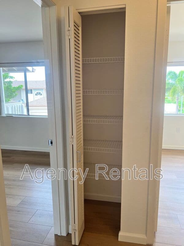 Kapolei Condo: 92-1465 Aliinui Dr