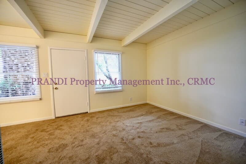 Corte Madera Condo: 25 Willow Ave
