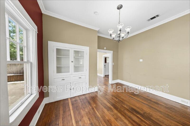 Fort Worth House: 1816 Washington Ave