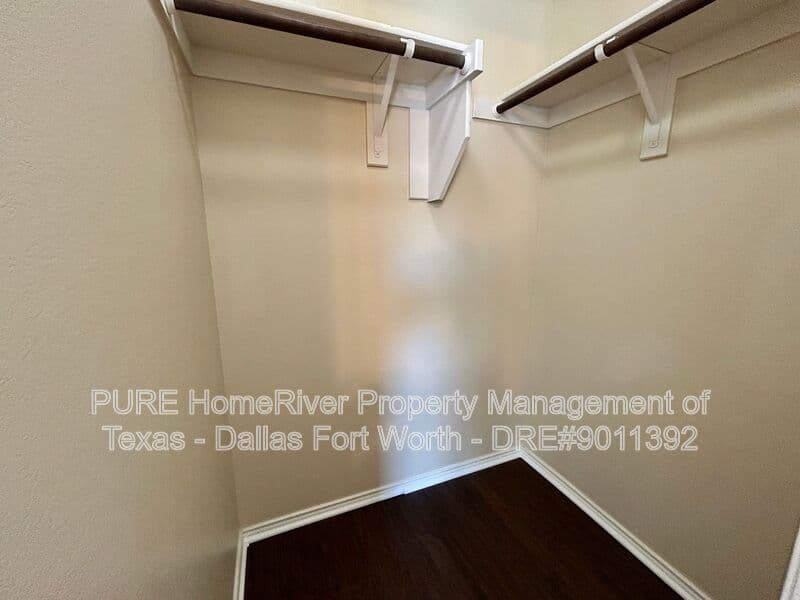 Haslet House: 809 San Miguel Trl