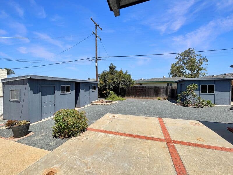La Mesa House: 7340 W Point Ave