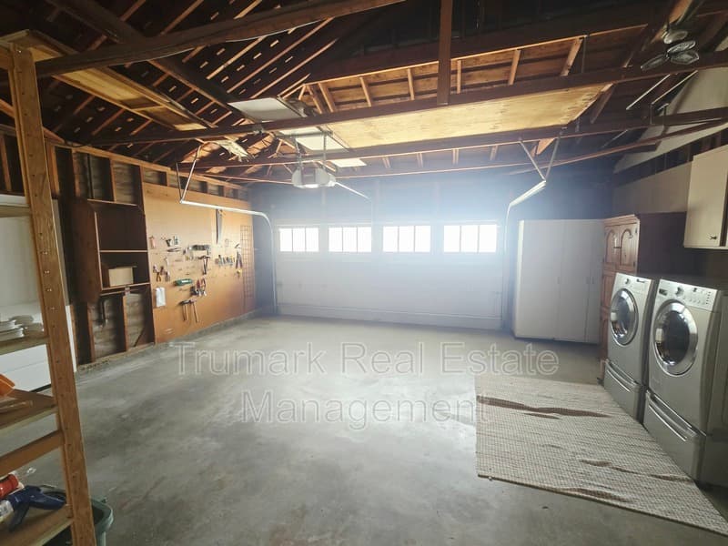 Glendale House: 3933 Karen Lynn Dr