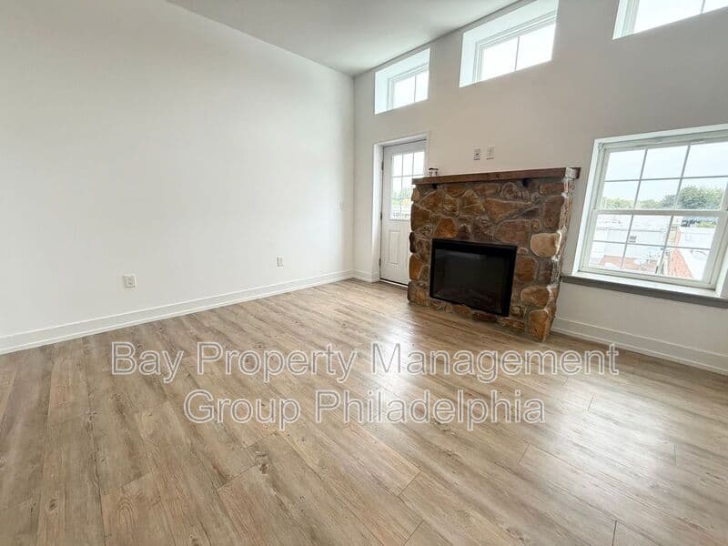 Norristown Condo: 221 W Main St
