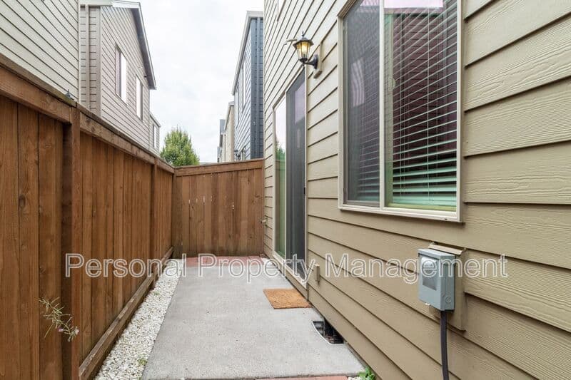 Vancouver House: 2707 NE 130th Court
