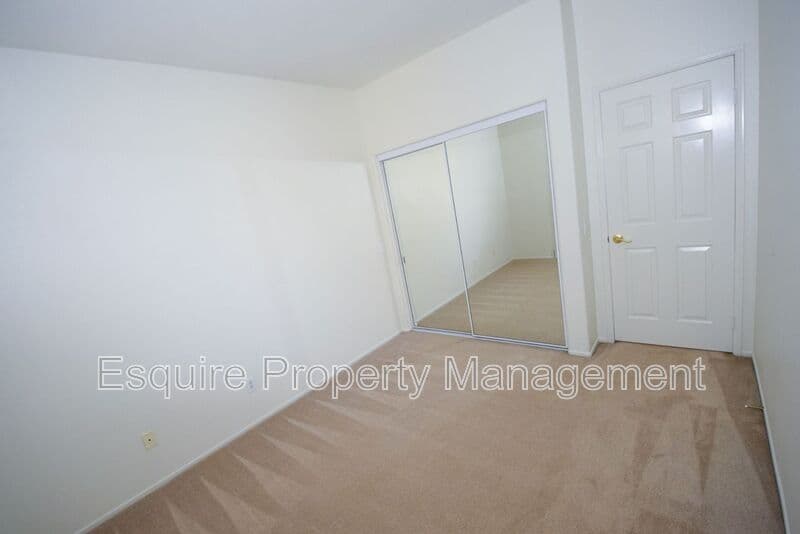OXNARD House: 1821 LA QUINTA LN