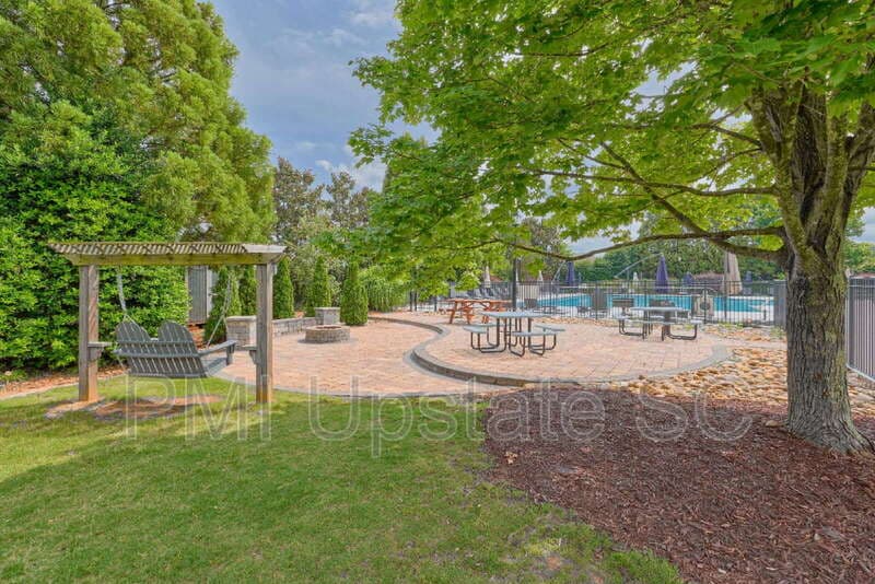 Simpsonville House: 218 Marefair Ln