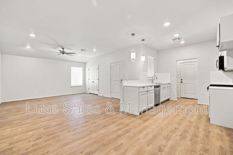 Okahoma City House: 8012 NW 110th Dr.