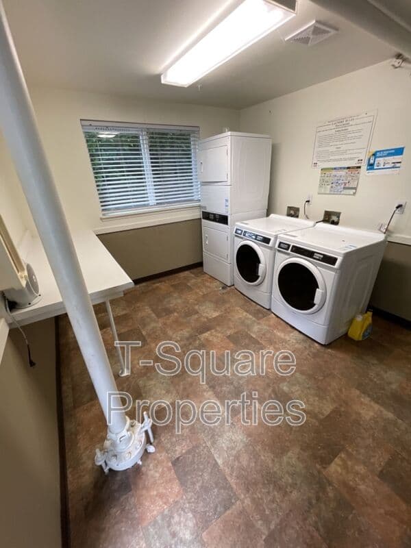 Seattle House: 7041 S 116th PL