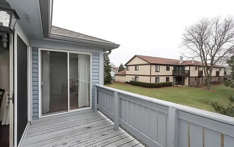 Schaumburg House: 1732 Chesapeake Ln