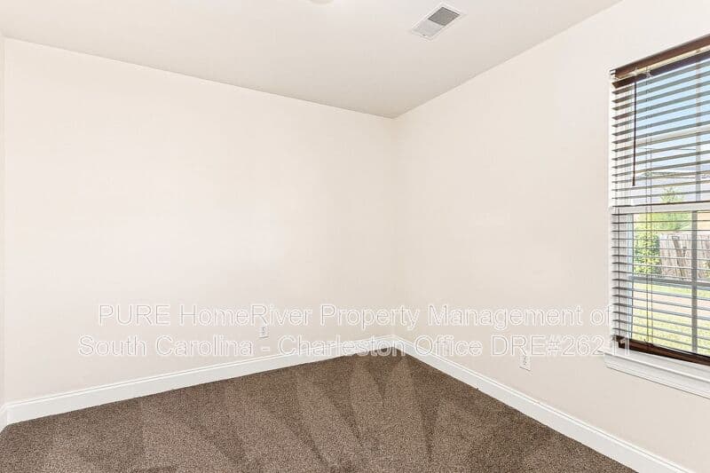Ladson House: 229 Equinox Cir