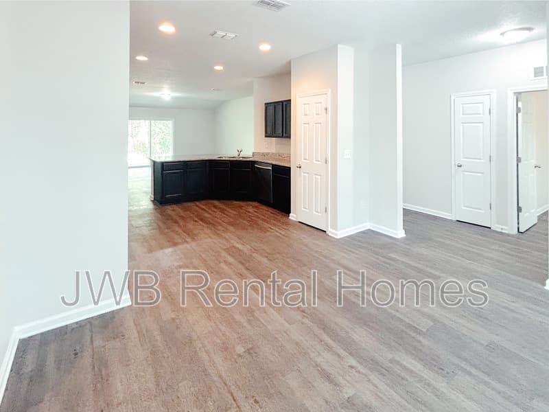 Jacksonville House: 4016 Spring Glen Rd