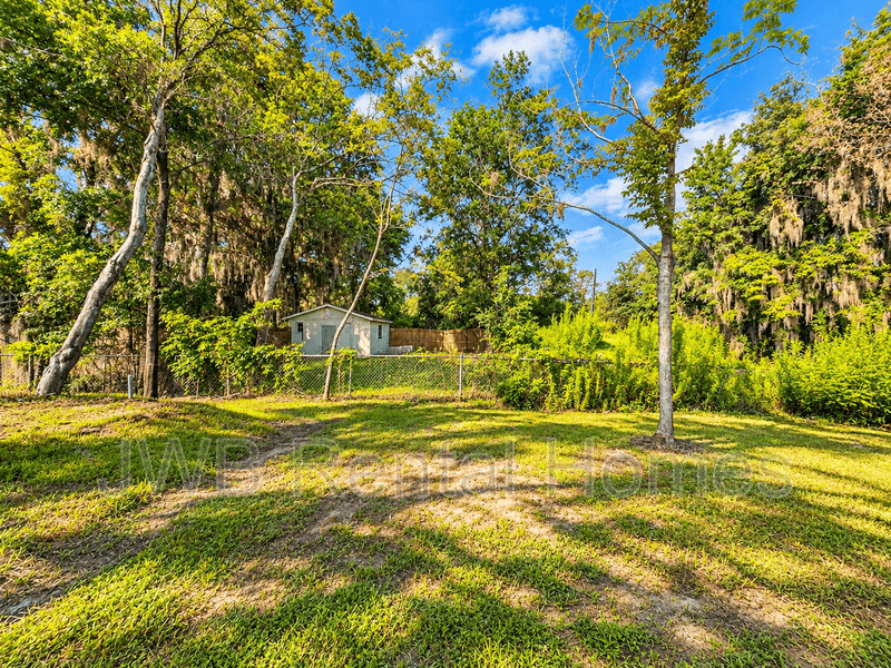 Jacksonville House: 8062 Mattox Ave