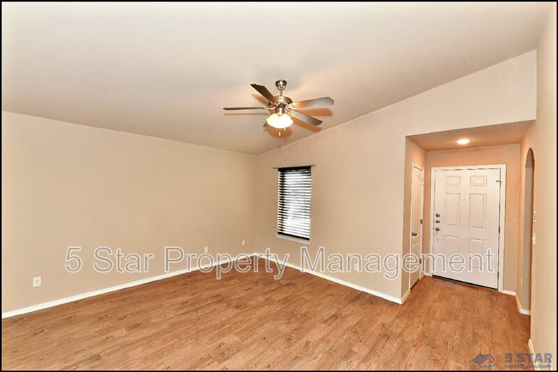 Horizon City House: 916 Villa Seca Dr !!