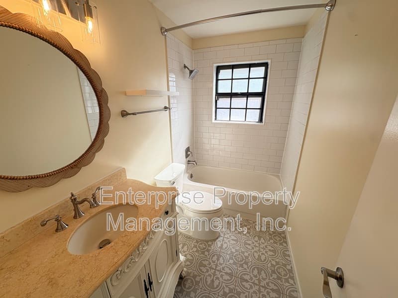 Collierville House: 1116 Simmonsridge Drive