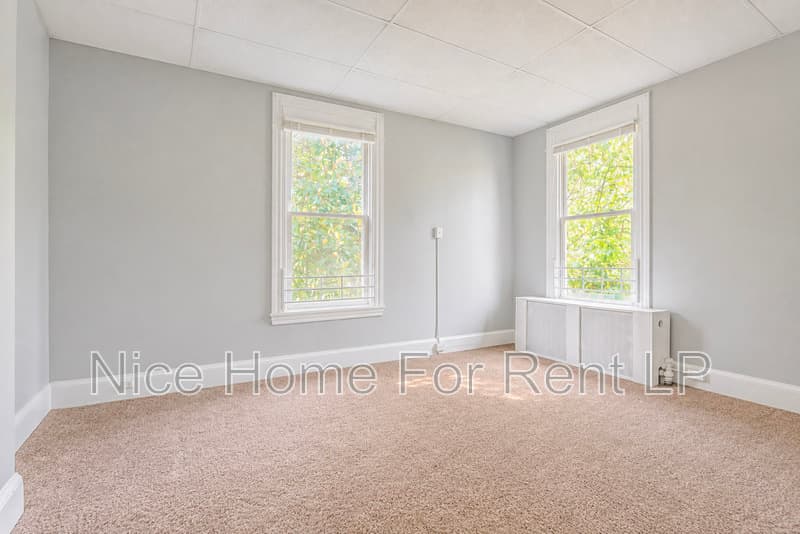Mount Holly Condo: 112 Garden St, #2