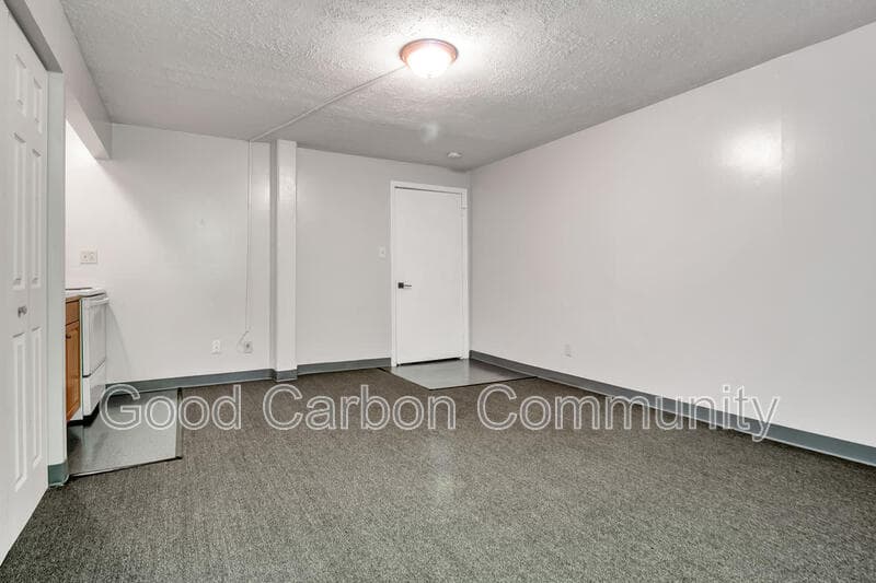Niagara Falls Condo: 2641 Spring Street