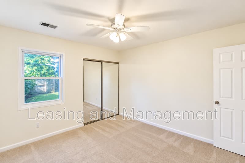 Mount Pleasant House: 1240 Llewellyn Road