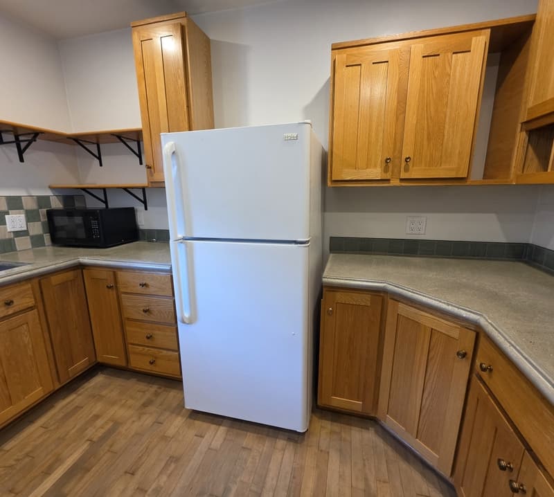 Oshkosh Condo: 343 West 14th Avenue - 343 Lower