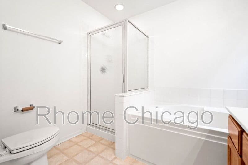 Hoffman Estates House: 6087 Halloran